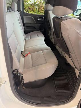 Summit White 2019 Chevrolet Silverado 1500 Custom