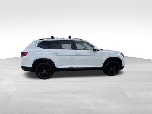 White 2021 Volkswagen Atlas 3.6L SEL Premium