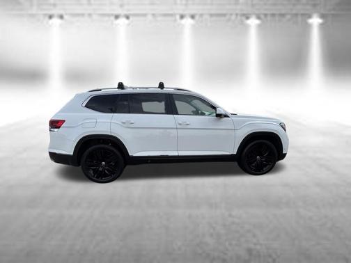 White 2021 Volkswagen Atlas 3.6L SEL Premium