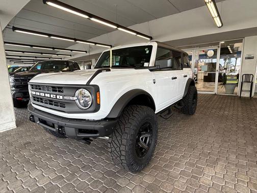 Oxford White 2026 Ford Bronco Big Bend