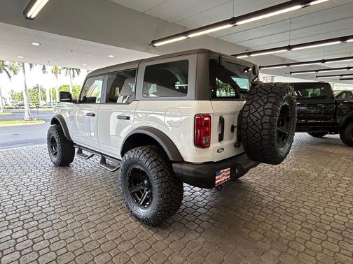 Oxford White 2026 Ford Bronco Big Bend