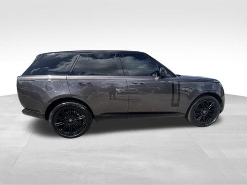 2022 Land Rover Range Rover P530 SE
