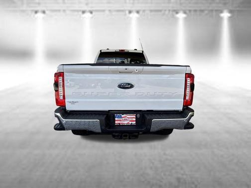 Star White Metallic Tri-Coat 2023 Ford F-250 Lariat