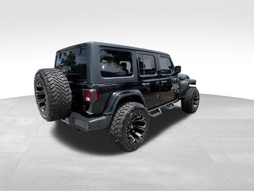 Black Clearcoat 2019 Jeep Wrangler Unlimited Sahara