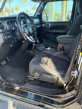 Black Clearcoat 2019 Jeep Wrangler Unlimited Sahara