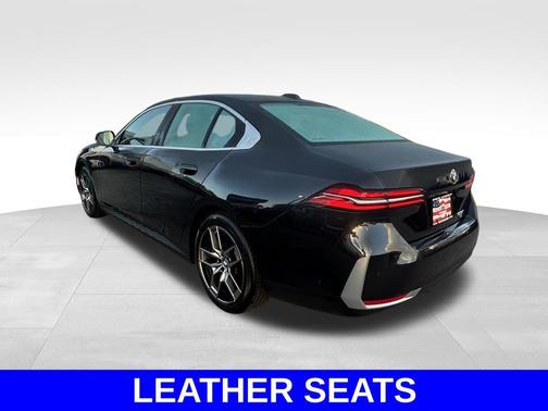 Dark Graphite 2026 BMW 530 530i