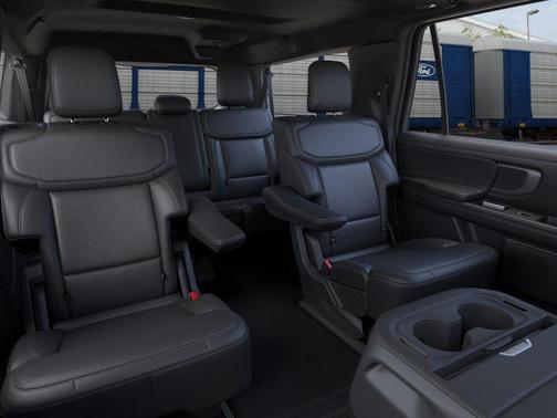 Star White Metallic Tri-Coat 2026 Ford Expedition Max Platinum