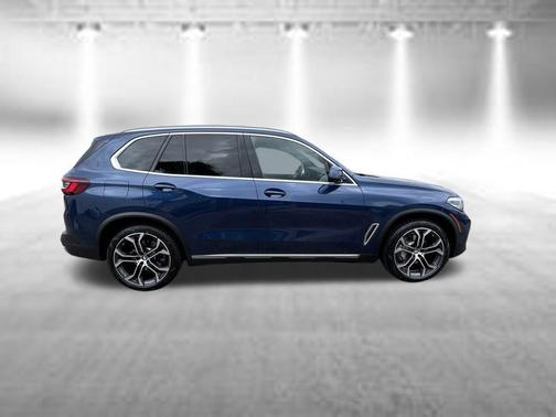 Phytonic Blue Metallic 2023 BMW X5 xDrive40i
