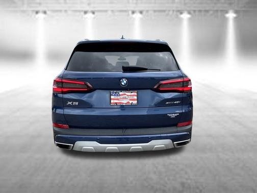 Phytonic Blue Metallic 2023 BMW X5 xDrive40i