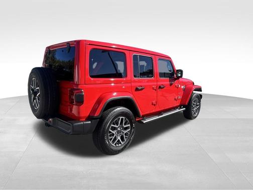 2024 Jeep Wrangler 4-Door Sahara 4x4
