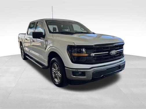 Oxford White 2025 Ford F-150 XLT