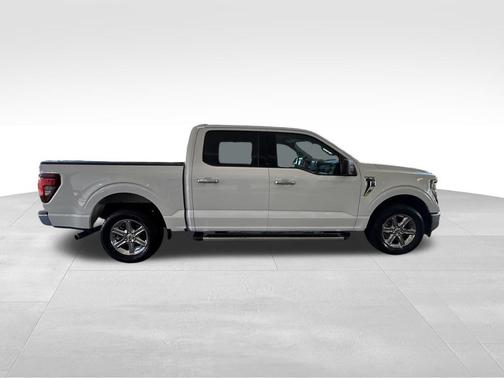 Oxford White 2025 Ford F-150 XLT