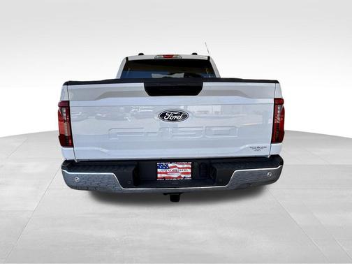 Oxford White 2025 Ford F-150 XLT