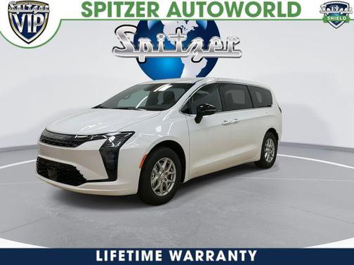 Bright White Clearcoat 2027 Chrysler Pacifica L