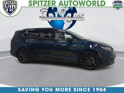 Fathom Blue Pearlcoat 2025 Chrysler Pacifica Limited