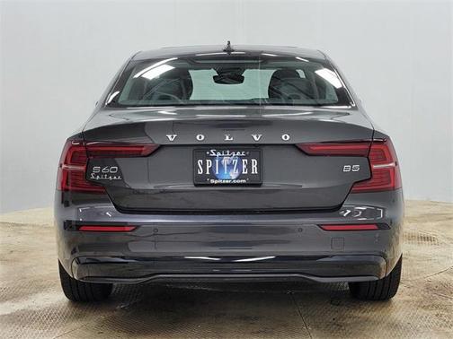 2024 Volvo S60 B5 Core Dark Theme