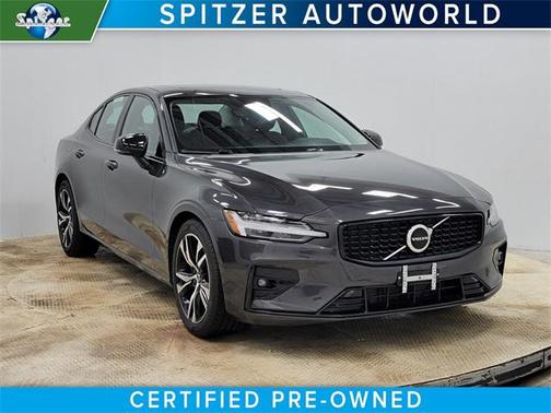 2024 Volvo S60 B5 Core Dark Theme