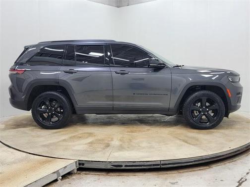 2022 Jeep Grand Cherokee Altitude