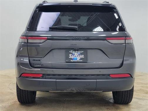 2022 Jeep Grand Cherokee Altitude