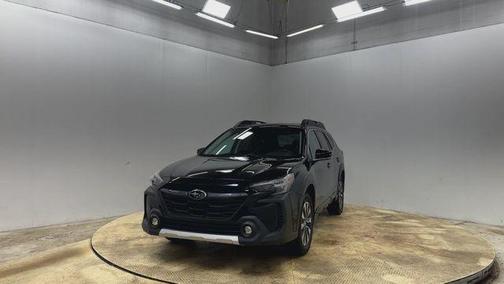 Crystal Black Silica 2023 Subaru Outback Limited XT