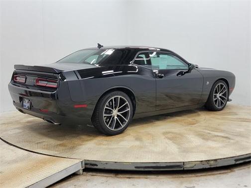 2016 Dodge Challenger R/T Scat Pack