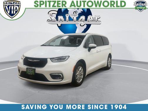 2023 Chrysler Pacifica Touring L