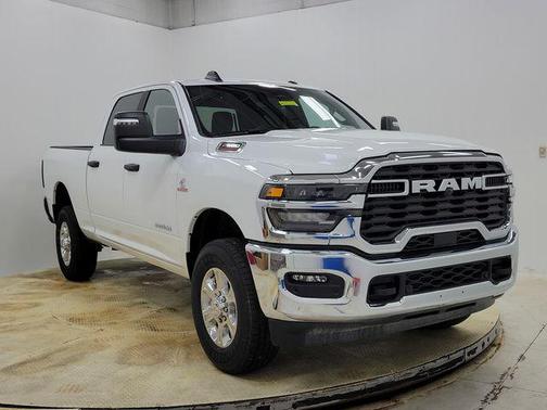 2025 RAM 2500 Big Horn Crew Cab 4x4 6'4' Box