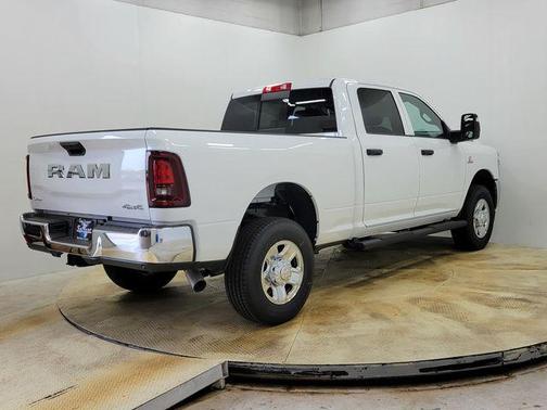 2025 RAM 2500 Tradesman Crew Cab 4x4 6'4' Box