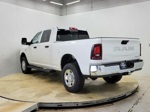 2025 RAM 2500 Tradesman Crew Cab 4x4 6'4' Box