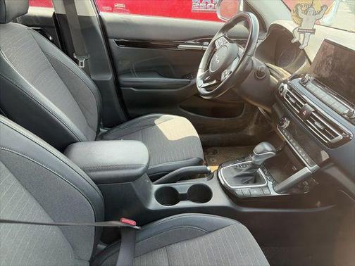 Dark Ocean Blue/White Roof 2023 Kia Seltos Nightfall Edition