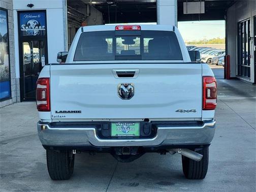 2022 RAM 2500 Laramie Crew Cab 4x4 6'4' Box