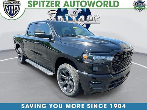 Diamond Black Crystal Pearlcoat 2026 RAM 1500 Express