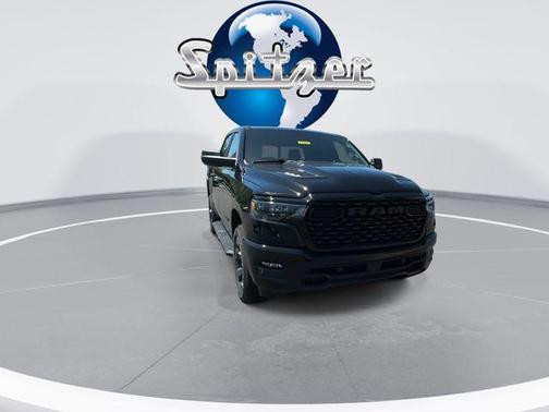 Diamond Black Crystal Pearlcoat 2026 RAM 1500 Express