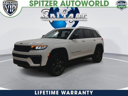 Bright White Clearcoat 2026 Jeep Grand Cherokee Altitude