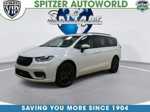 Bright White Clearcoat 2023 Chrysler Pacifica Touring L
