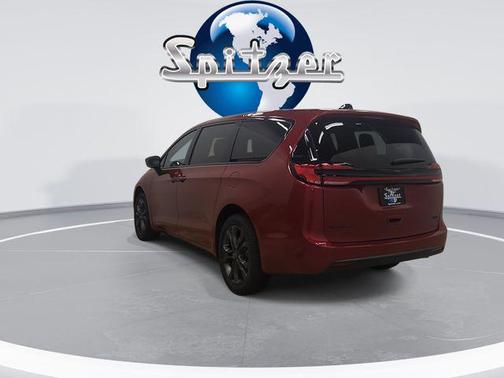 2026 Chrysler Pacifica L