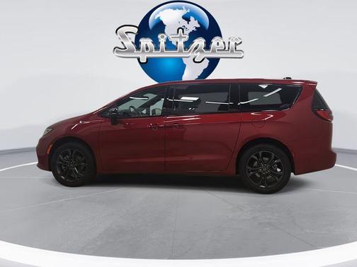 2026 Chrysler Pacifica L