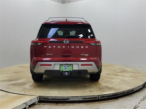 2023 Nissan Pathfinder Platinum 4WD