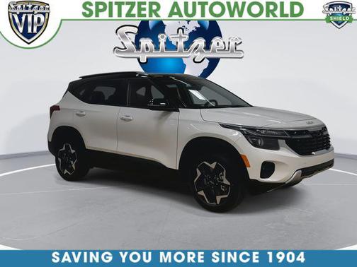 Clear White/Black Roof 2026 Kia Seltos S