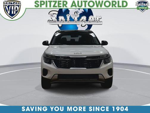 Clear White/Black Roof 2026 Kia Seltos S