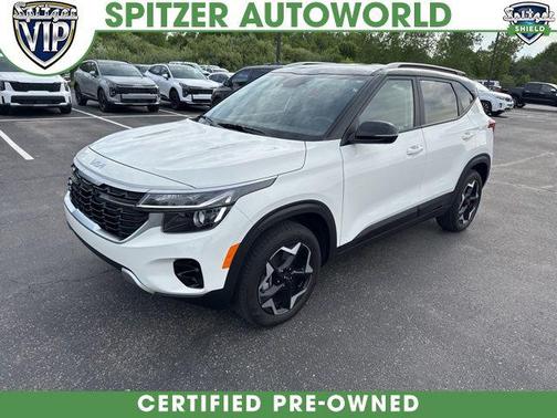 Clear White/Black Roof 2026 Kia Seltos S
