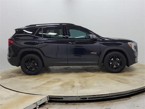 2024 GMC Terrain AWD AT4