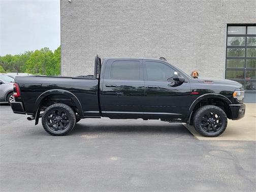 2019 RAM 3500 Laramie Crew Cab 4x4 6'4' Box