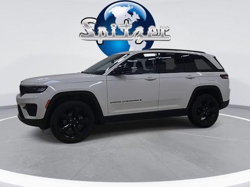 2024 Jeep Grand Cherokee Altitude