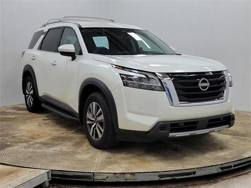 2024 Nissan Pathfinder SL 4WD
