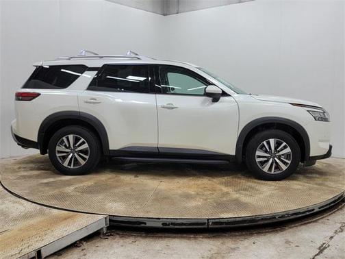 2024 Nissan Pathfinder SL 4WD