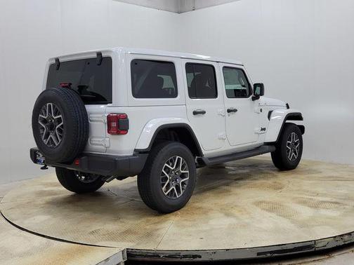 2025 Jeep Wrangler 4-Door Sahara 4x4