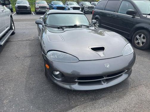 Graphite Metallic Clearcoat/Black Soft Top 2002 Dodge Viper RT/10