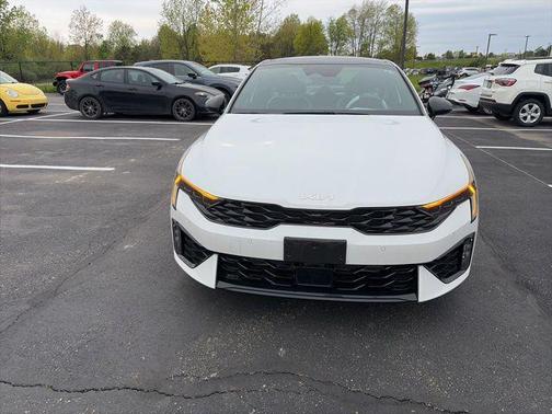 Snow White Pearl 2025 Kia K5 GT-Line