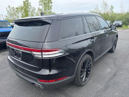 Infinite Black Metallic Clearcoat 2023 Lincoln Aviator Reserve AWD